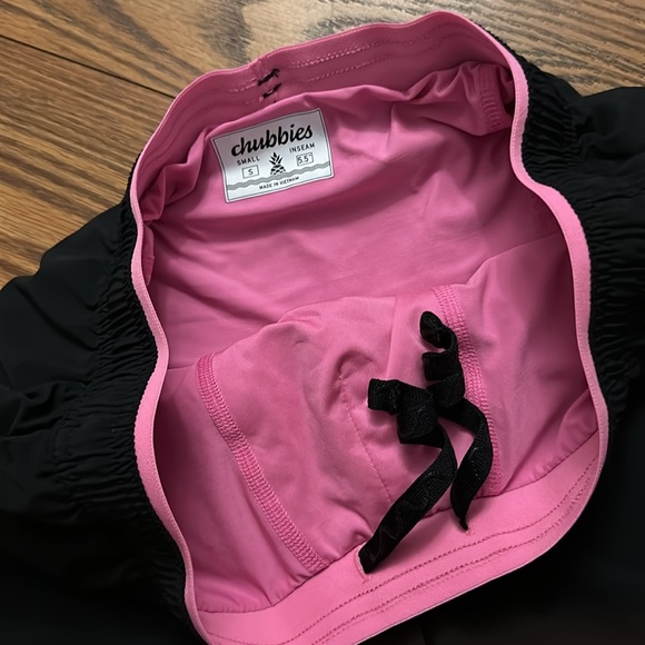 Chubbies Ultimate Performance Shorts 5.5” The Capes Small - Picture 3 of 6